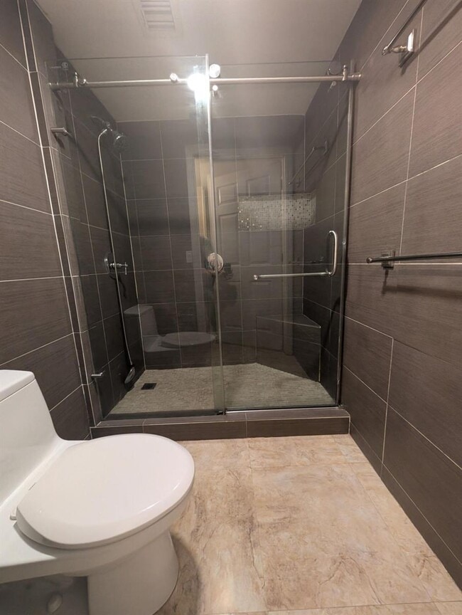 Photo - 2490 Centergate Dr Unidad 105