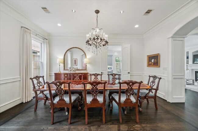 Building Photo - 6313 Sewanee Ave