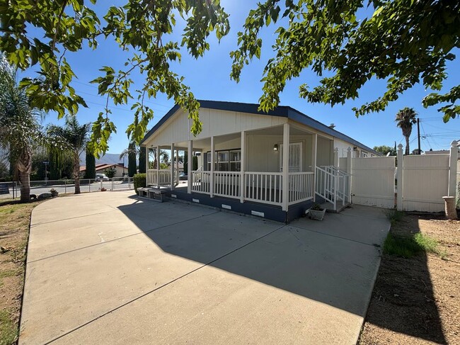 Building Photo - 1225 N Alessandro