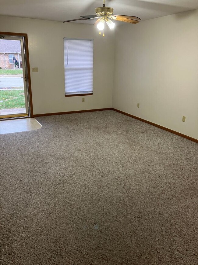 Photo - Charming 2-Bedroom Ranch in Peaceful Piqua Neighborhood! Unidad 1313 Jedway