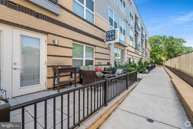 Building Photo - 1800 Mt Vernon Ave Unit 203 Rental