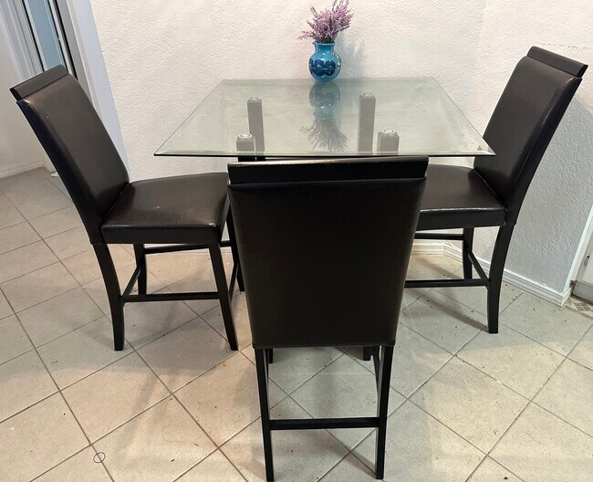 Dinning Area - 3121 Sondra Dr Unit 104