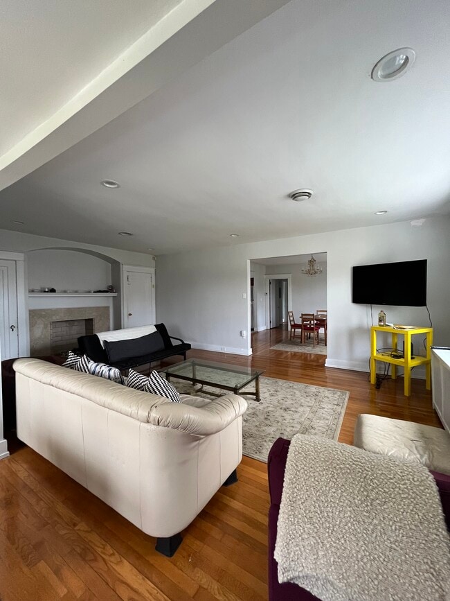 Photo - 5510 Hobart St Unidad 5510