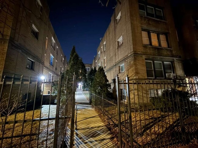 Building Photo - 1707 W Wallen Ave Unit 2G