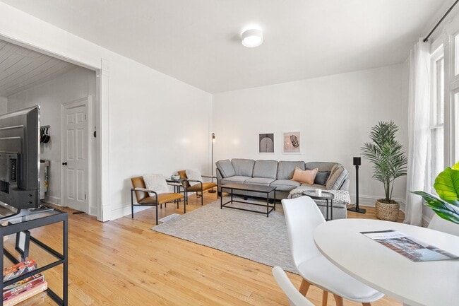 Photo - 1032 W Washington Blvd Unit 1032 W Washington Blvd-  1