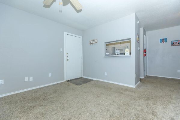 Building Photo - 420 Garland Dr Unit 815