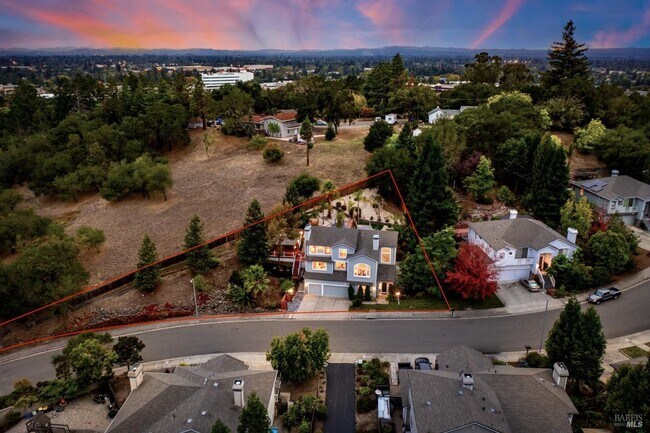 Photo - Luxury Living in Fountaingrove
