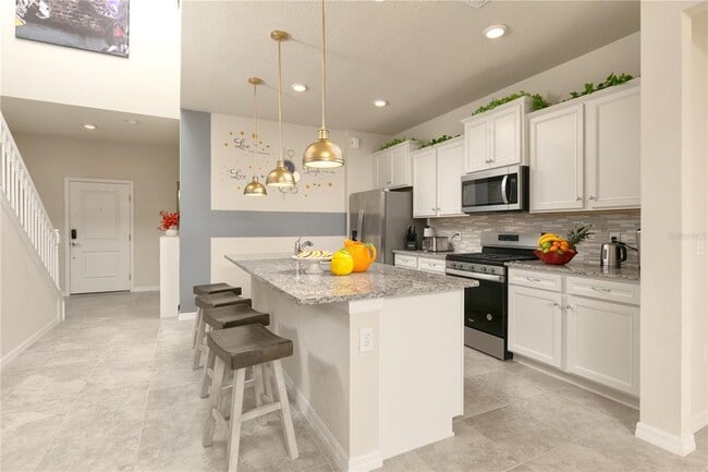 7227 Oakmoss Loop