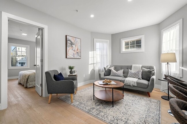 Photo - 679-683-683 Columbia Rd Unit 1