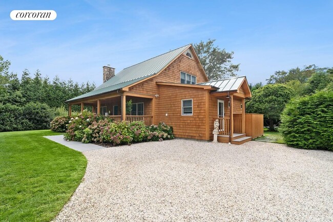 Building Photo - 176 Bridgehampton Sag Tpke Rental