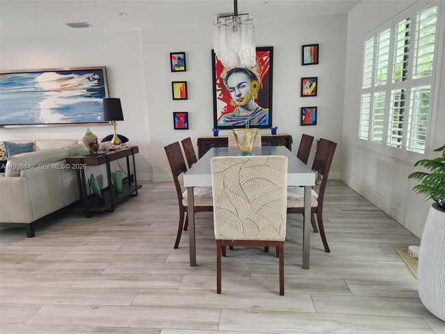 Photo - 1411 SW 66th Ave