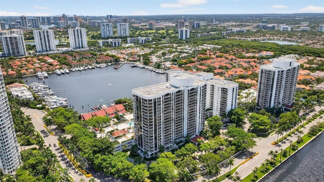 Building Photo - 3640 Yacht Club Dr Unit 410 Rental