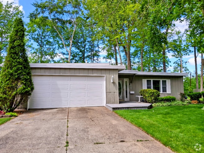 Building Photo - 1818 Revere Pl Rental