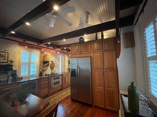 Photo - Charming fully furnished one bedroom condo in Ansonborough Unit K