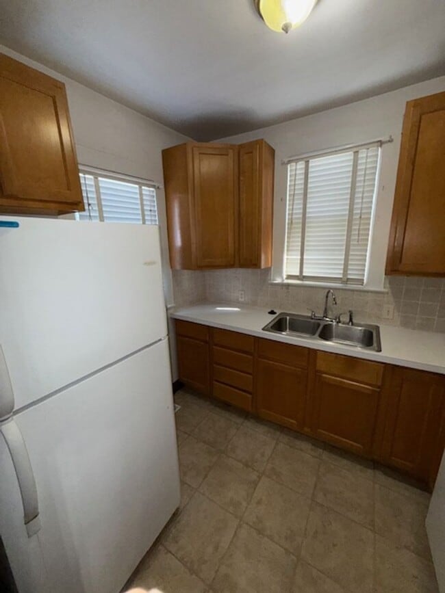 Photo - 27 W Delaware St