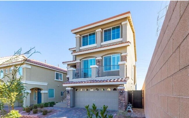 Photo - Luxurious 3-Story Modern Masterpiece in So...