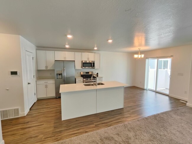 Building Photo - Wonderful 3 Bed, 2 Bath Condo in Lehi!