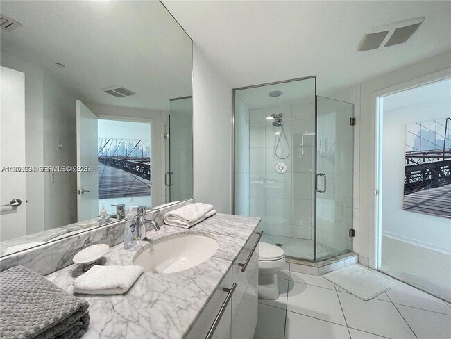 Photo - 500 Brickell Ave Unit 3302