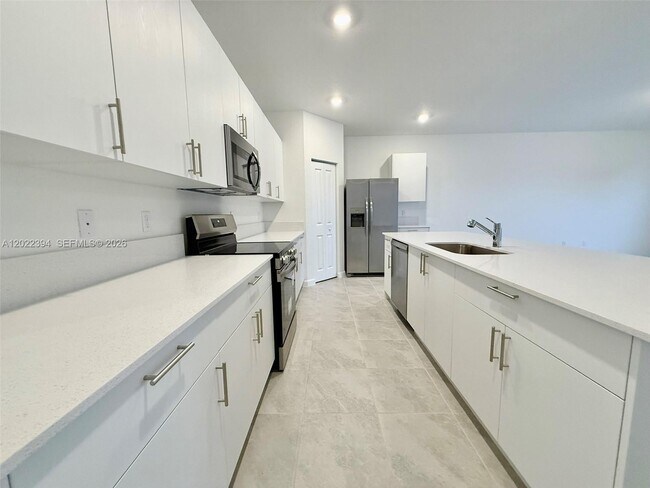 Photo - 2958 Park Pl