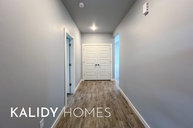 Photo - 520 Kearny Ln