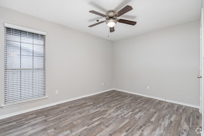 1BR, 1BA - 594SF - Bedroom