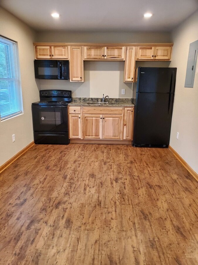 Photo - Cedar Pointe Apartments