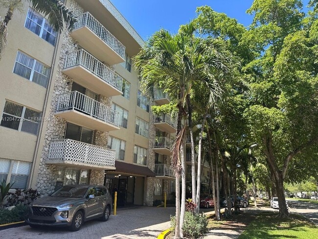 Building Photo - 1805 Sans Souci Blvd Unit 333