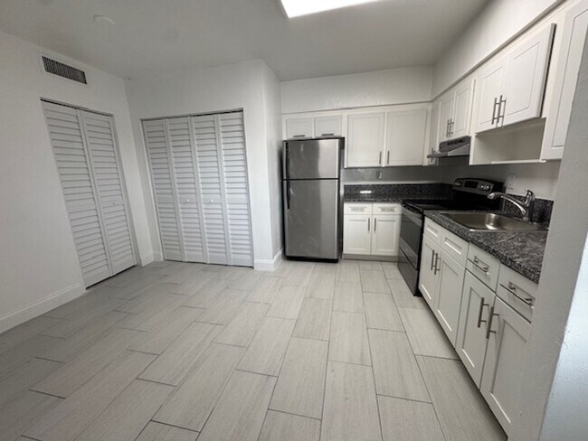 3720 SW 59 Ave Davie, FL 33314