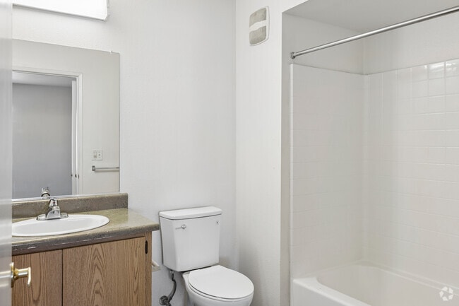 2 habitaciones, 2 baños - 908 pies cuadrados - Baño principal