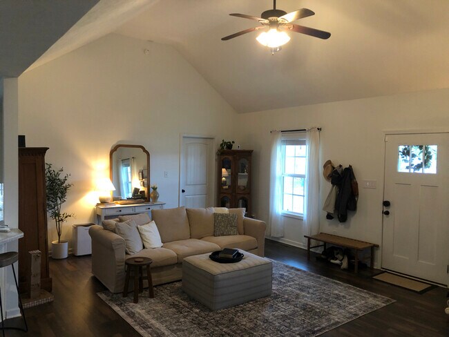 Photo - 140 Landon Ln