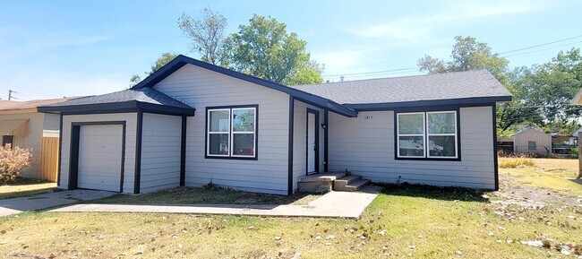 Building Photo - 1817 Langford St Rental