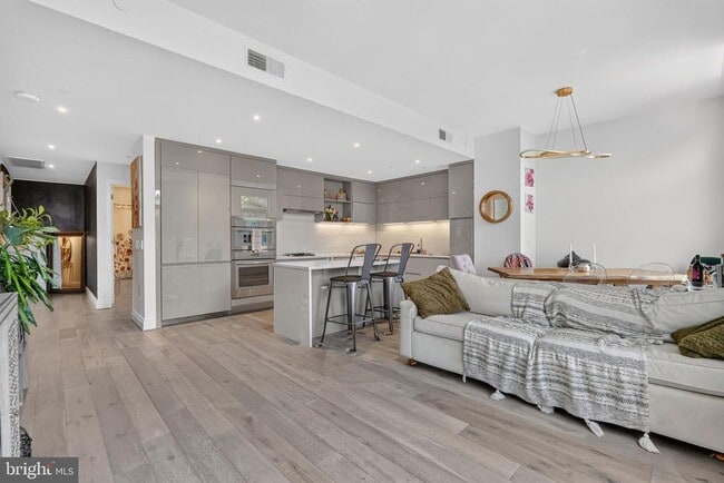 Photo - 810 O St NW Unidad 206