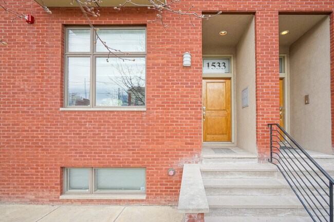 Photo - 1533 Fairmount Ave Unit 2R