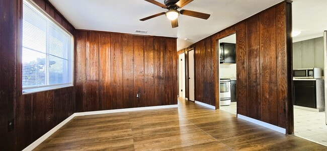 Photo - 2136 Bouyer St