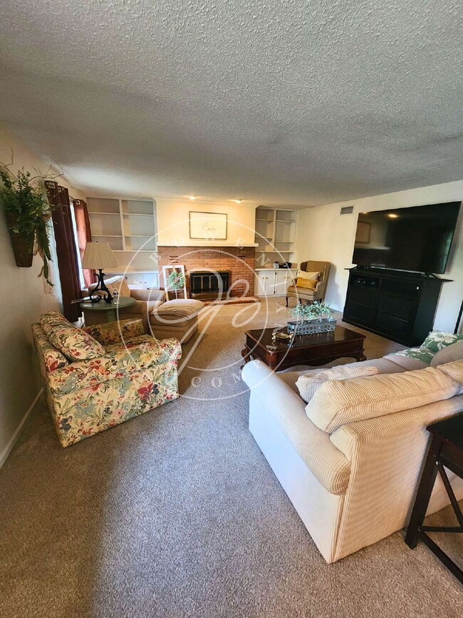 Photo - 1103 Maple Ct