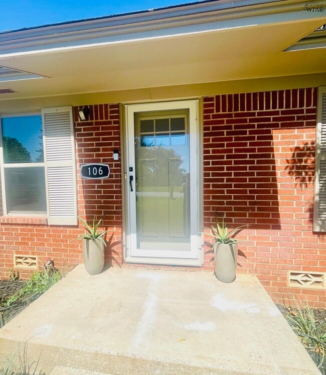 Photo - 106 E Jefferson Ave