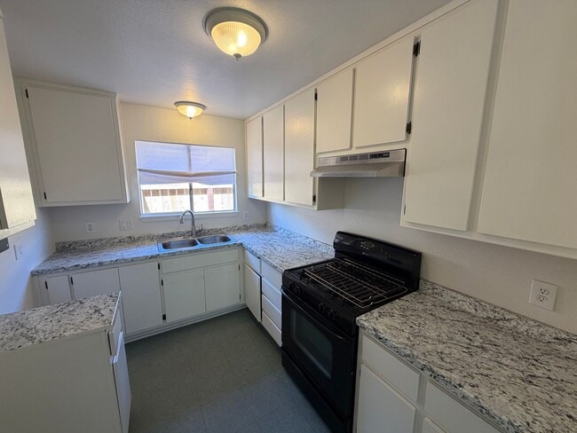Building Photo - 4813 Almaguer Ave