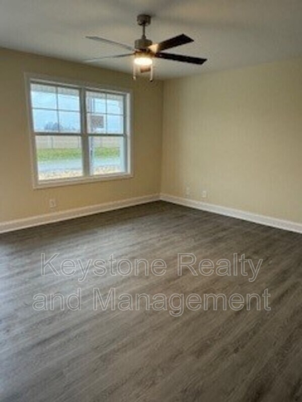 101 Mace Ln Unit B