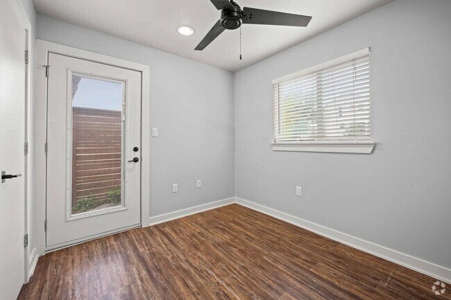2BR, 2BA - 651SF B1