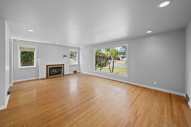Photo - Spacious 5-Bedroom Home with Versatile Multi-Generational Living Options in North Tacoma