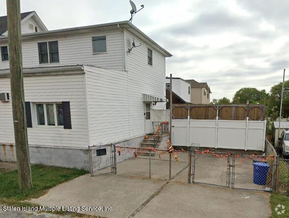 Building Photo - 140 Burke Ave Rental