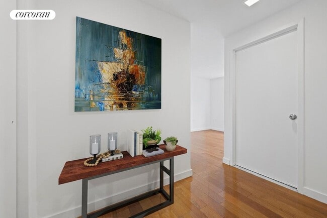 Photo - 41-18 Crescent St