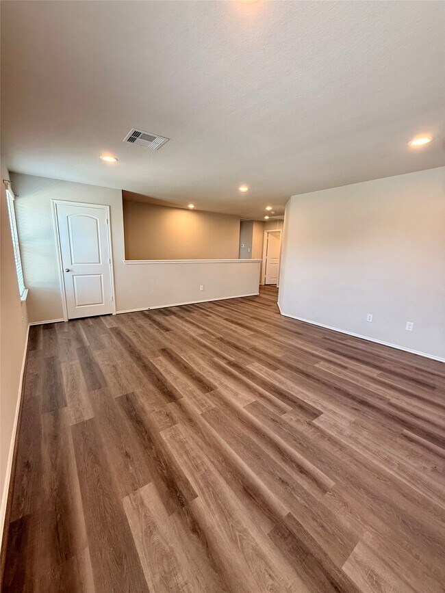 9278 Inland Leather Ln