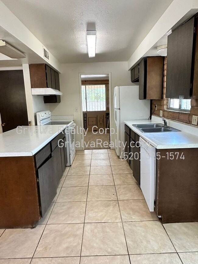 2650 W Calle Padilla