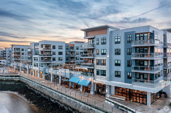 Windsor Marina Bay Apartments