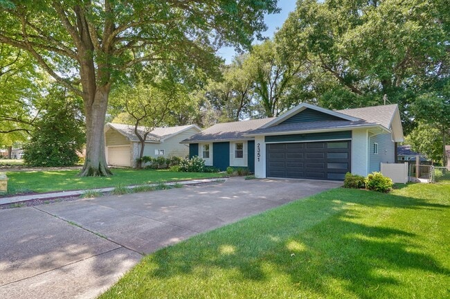 Photo - Beautifully Updated 3 Bedroom, 2 Bathroom Home with Screened-In Porch & Large Fenced Yard