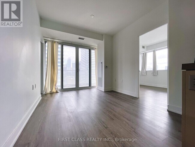 Photo - 7 Grenville St Unité 2305