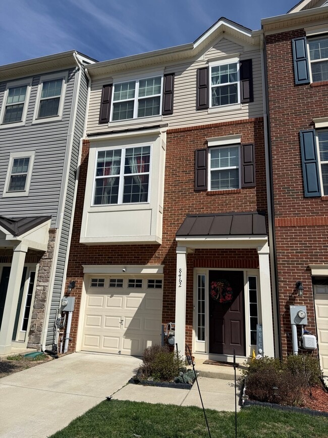 Building Photo - 8462 Hedwig Ln