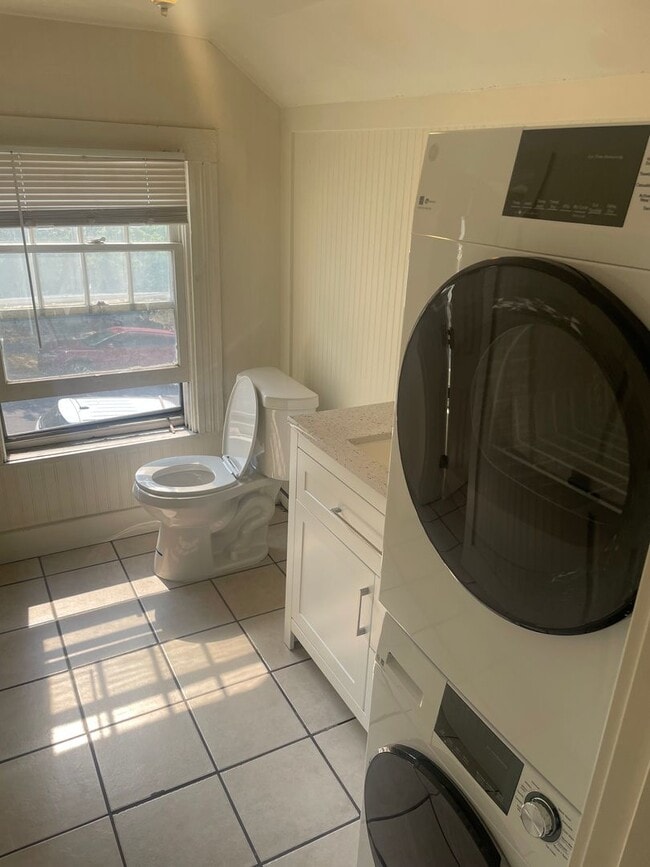 Photo - 627 S Jefferson St Unit Upper