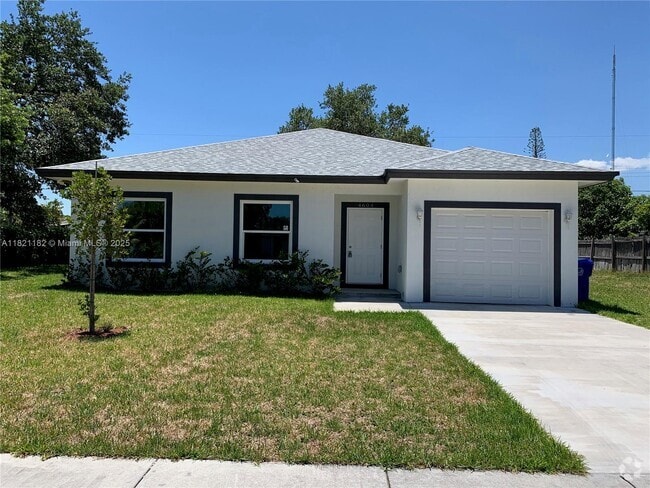 Building Photo - 4604 SW 31st Dr Rental